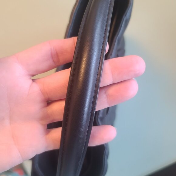 Michael Kors bucket bag - Picture 5 of 5